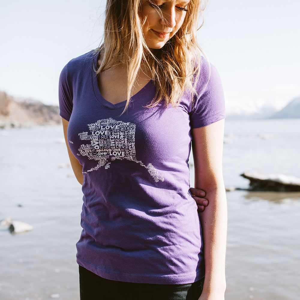 Alaska Love Women's V-Neck Shirt